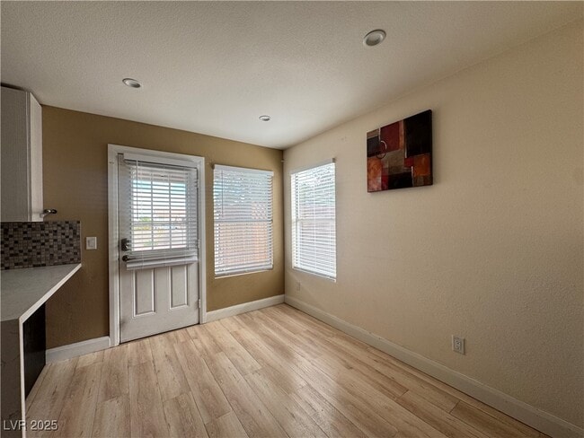 Building Photo - 4454 Bertram Ln