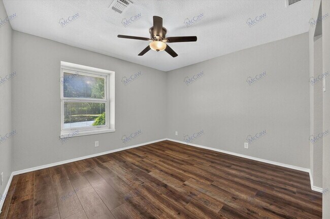 Building Photo - 4900 Ledgestone Dr