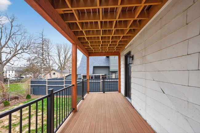 Building Photo - 305 W Exchange St