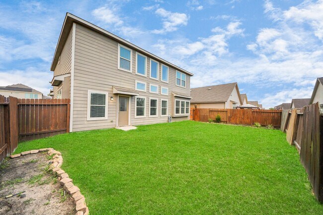 Building Photo - 622 Aberhill Dr
