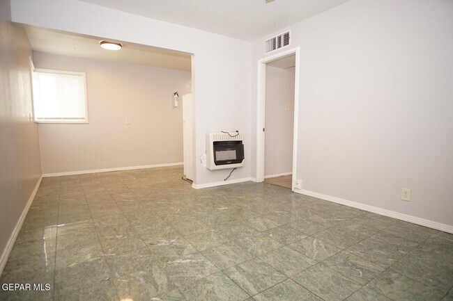 Building Photo - 1421 St Johns Dr