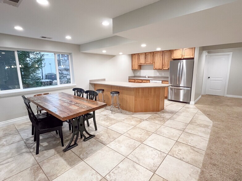 Shared kitchen - 1266 W 475 S