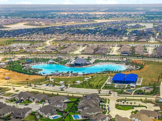 Building Photo - 2487 Solaris Bnd Dr