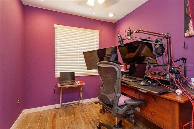 Building Photo - 413 Sandy Hill Dr
