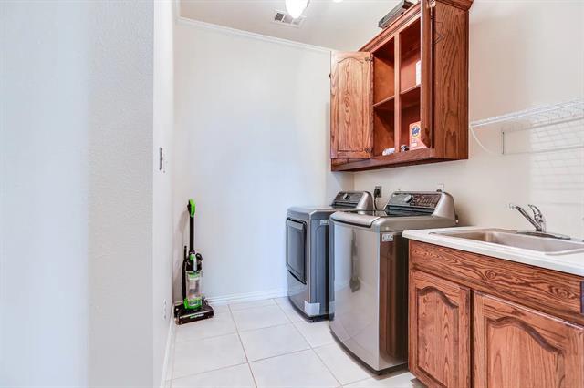 Building Photo - 2045 Weston Rd