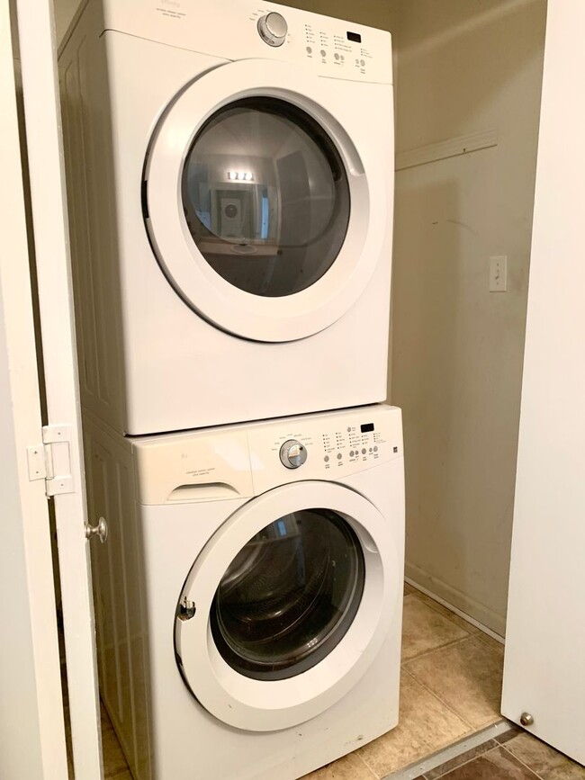 Building Photo - 402 Jack Miller Blvd