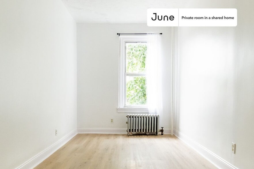 Primary Photo - Private bedroom in 4 bed/1 bath Home