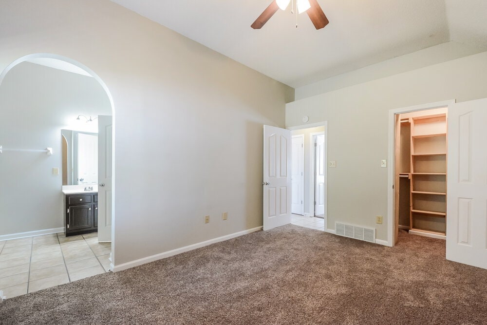 Building Photo - 6202 Morgan Manor Cove