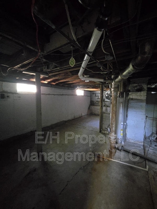 Building Photo - 1649 N Payne Ave