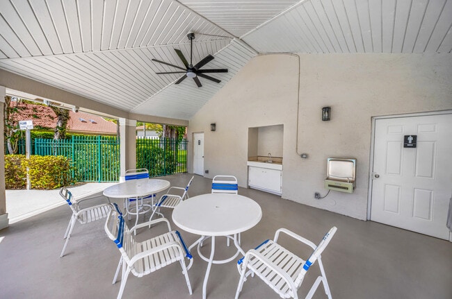 Building Photo - 4106 Carriage Dr