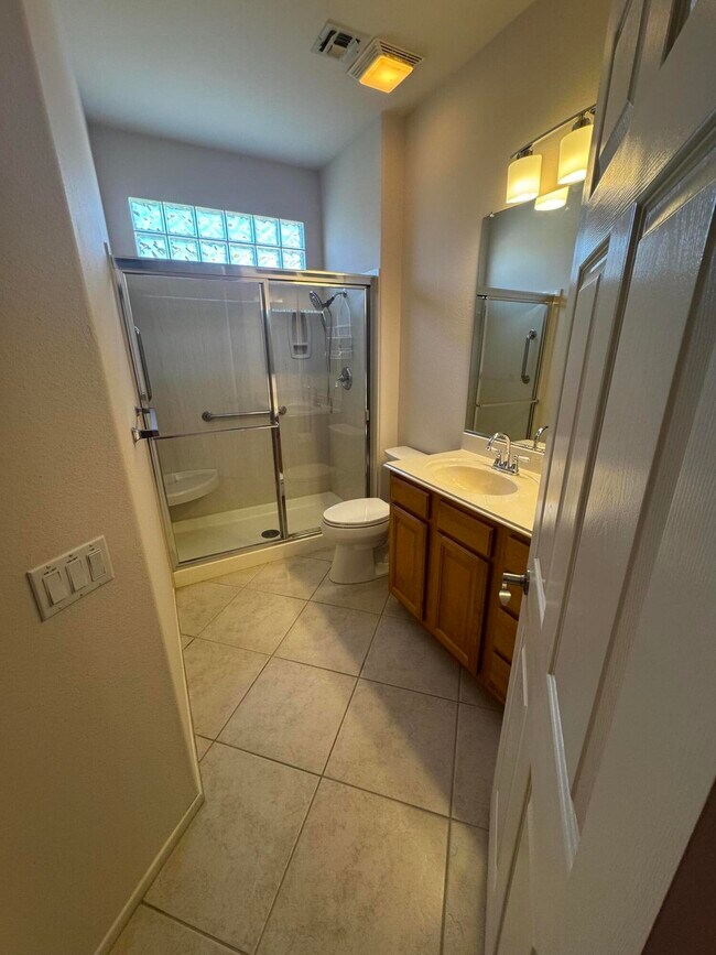 Building Photo - 39354 Falconwood Ct