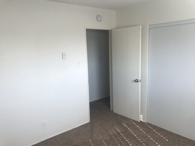 Building Photo - 2611 E Broadway