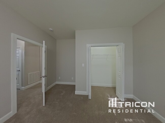 Building Photo - 8721 Magnolia Estates Dr