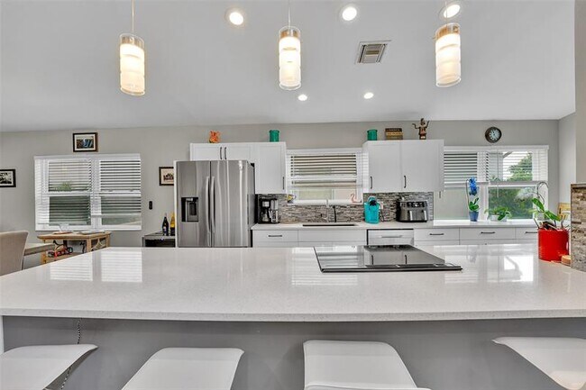 Building Photo - 7917 Travelers Tree Dr