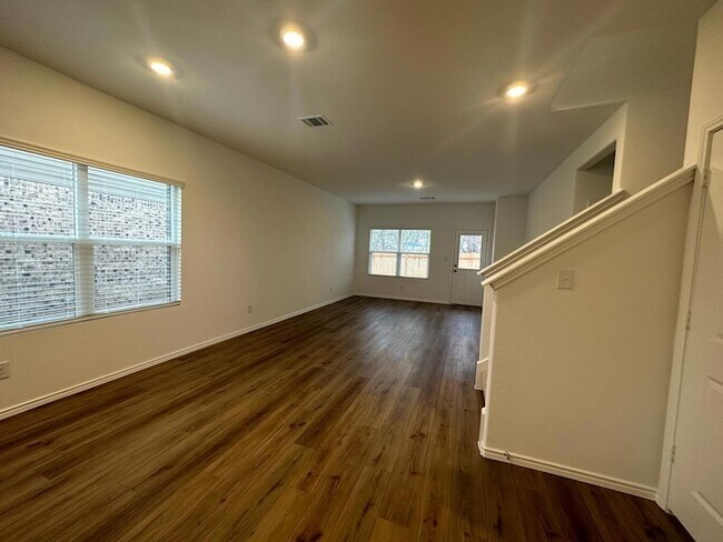 Building Photo - 361 Sonterra Dr