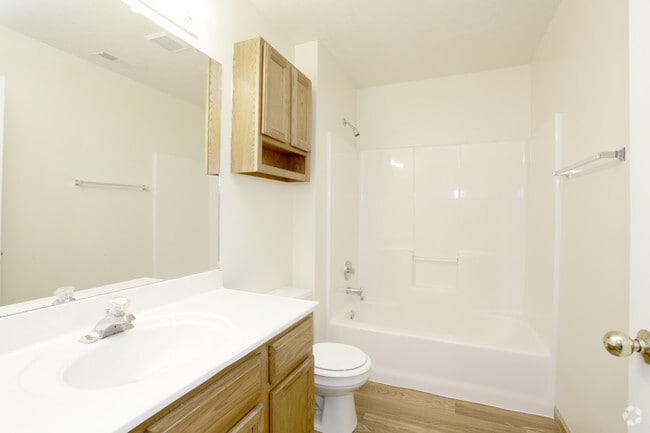 2 Bedroom 1 Bath - Bathroom - Creekside Apartments
