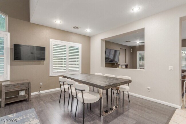 Building Photo - 4573 Milvio Ave