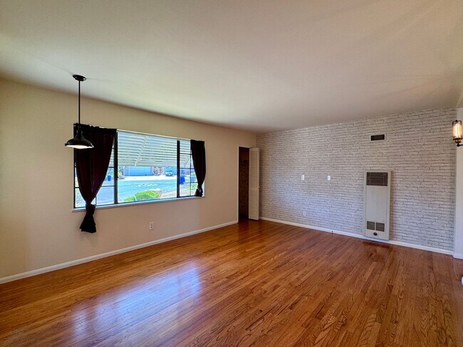 Building Photo - Upgraded, Charming House in La Mesa 2Bd/1Ba, Attached Garage, Large Backyard