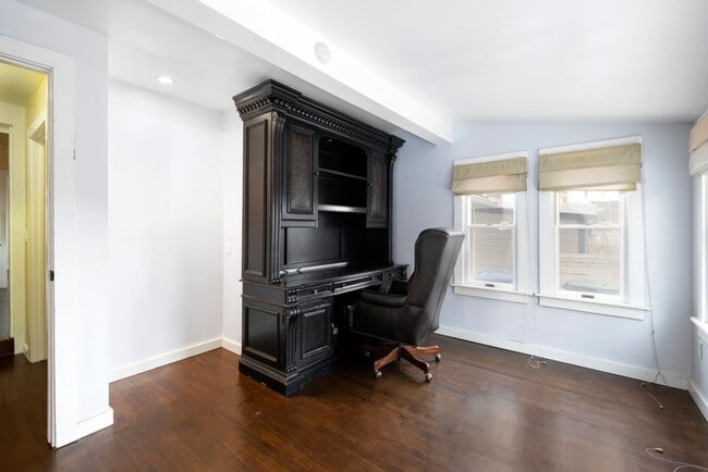 Building Photo - Beautiful Home in Salt Lake Avenues (ABC S...