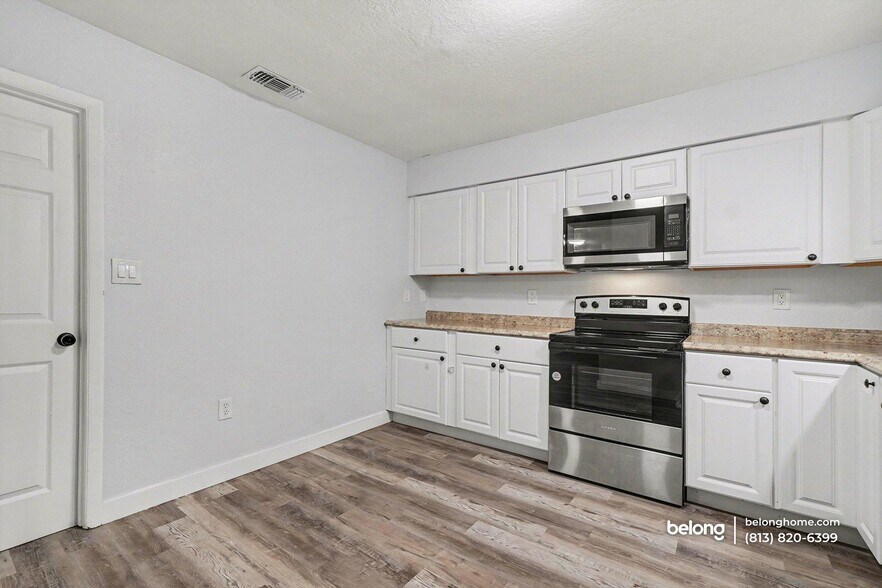 Building Photo - 22257 Yonkers Ave