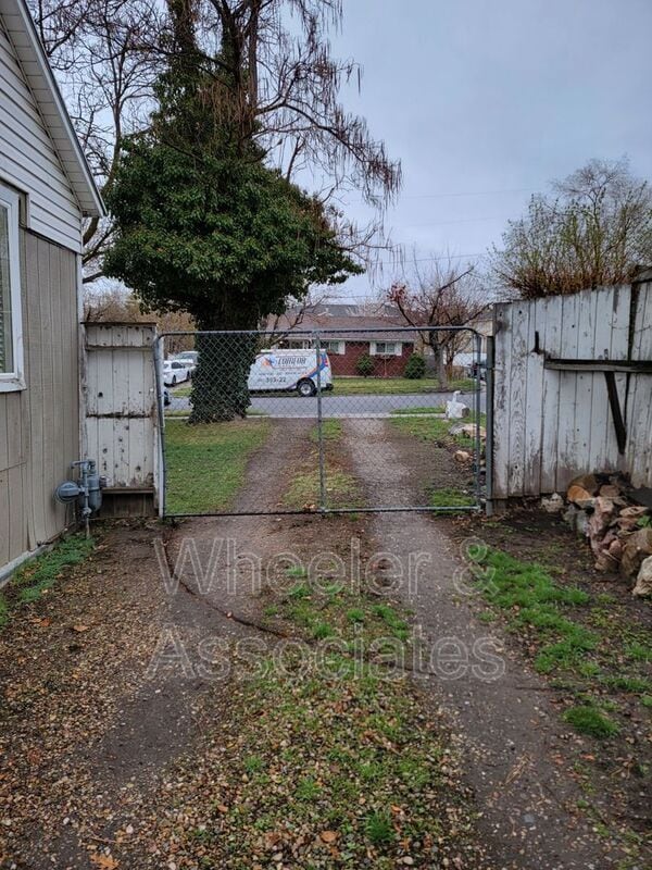 Building Photo - 1071 Sullivan Dr