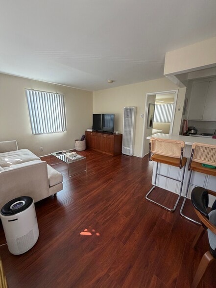 Building Photo - 1240 S Westgate Ave