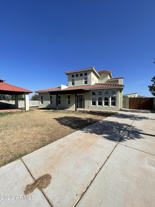 Building Photo - 4101 Santa Fe Ave