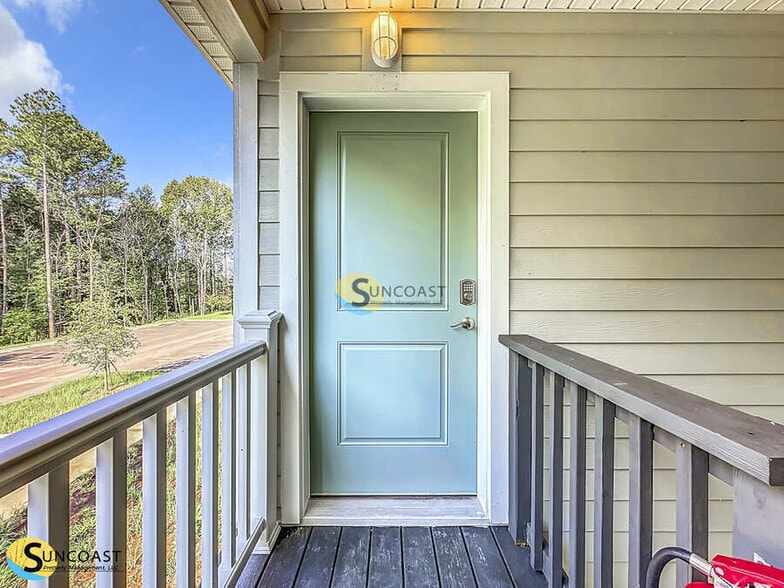 Building Photo - 6523 Breezy Oaks Wy
