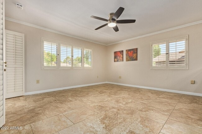 Building Photo - Your Oasis Awaits!