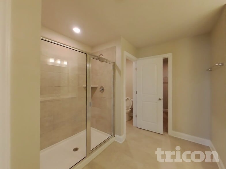 Building Photo - 1331 Carriage Park Dr