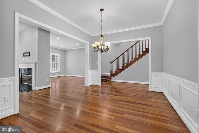 Building Photo - 16 Oak Leaf Ln