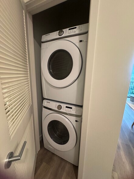 Building Photo - 95 NW 30th Ave