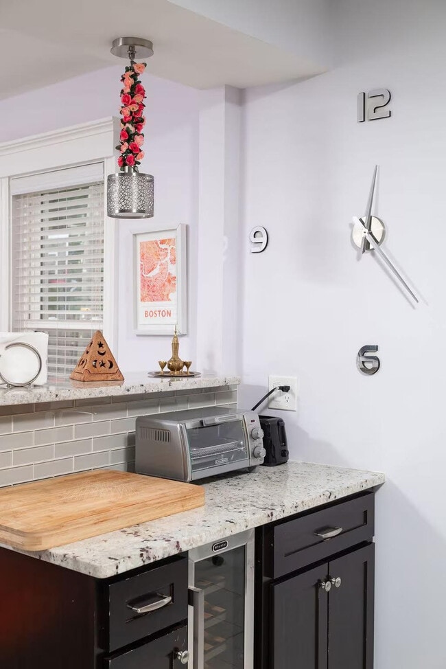 Building Photo - 22 Thurman St