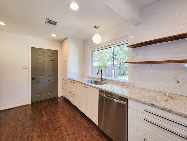 Building Photo - 9506 Vogue Ln
