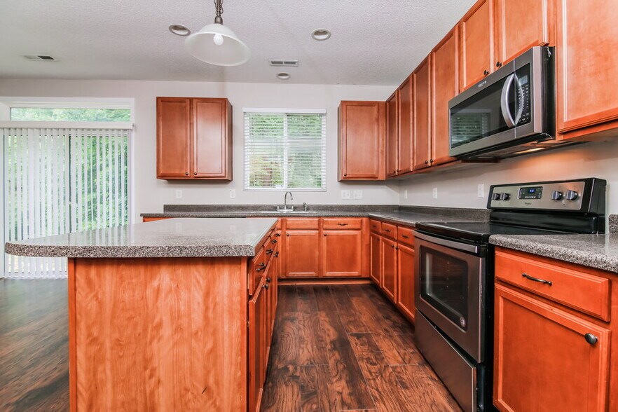 Building Photo - 133 Smart Ct