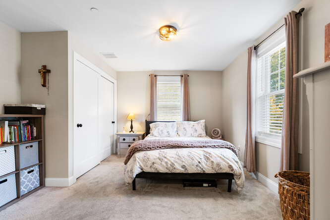 Building Photo - 22 Victor St