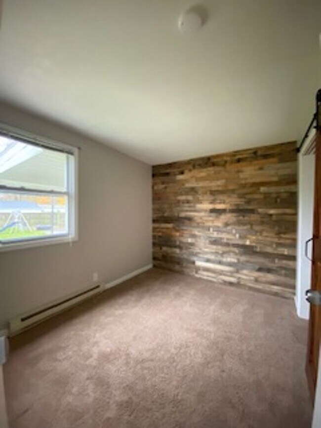 Building Photo - 59636 Rosedale Ave