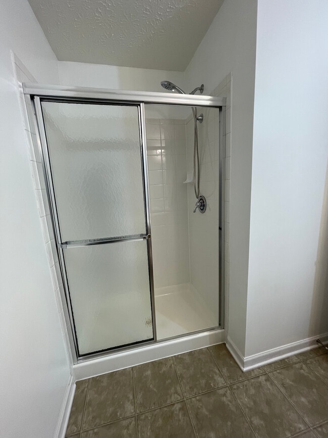 Building Photo - 1420 Bellow Falls Pl