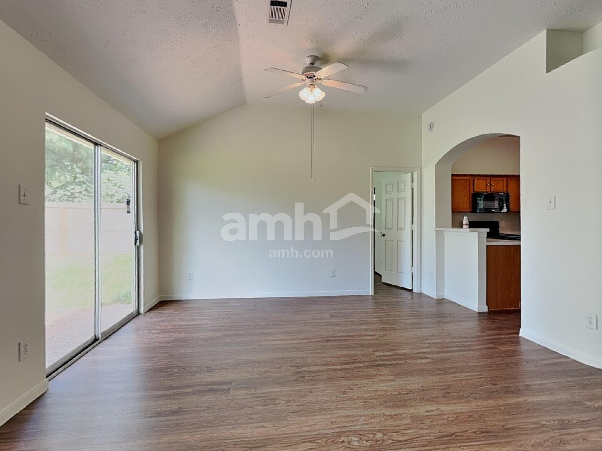 Building Photo - 9710 Sundew Dr
