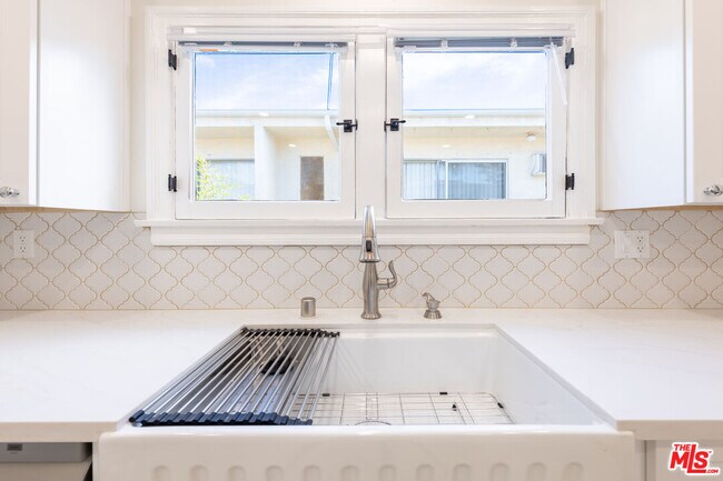 Building Photo - 1526 Myra Ave