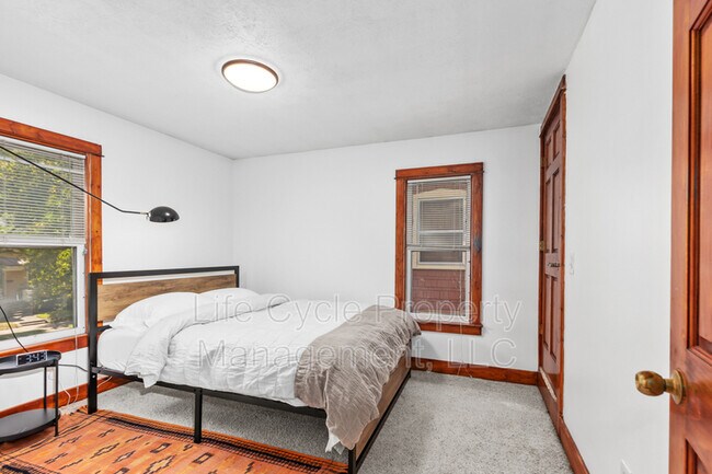 Building Photo - 1355 Bemis St SE