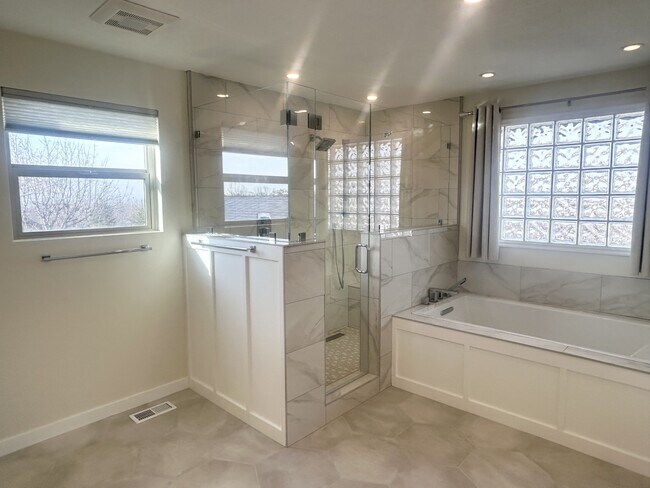 Building Photo - 1094 Gravel Hills Dr