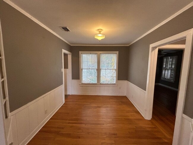 Building Photo - Highly sought after Monticello Unit Coming in April!