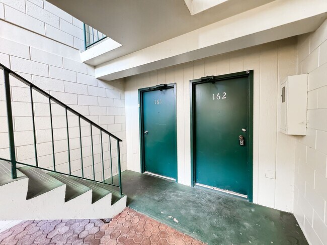 Building Photo - Refreshed Mililani Condo