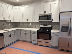 Building Photo - 37 6th St