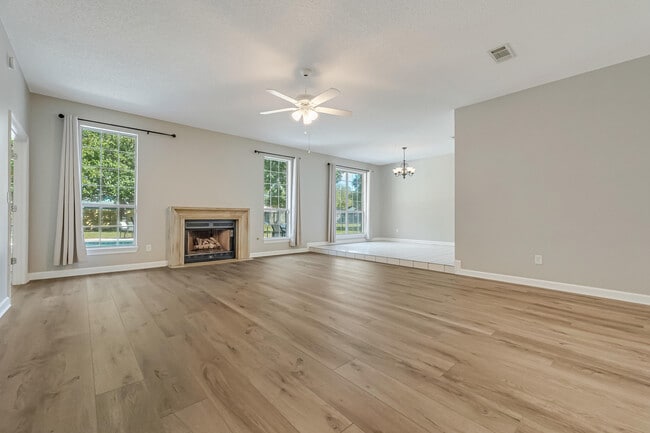 Building Photo - 114 Dana Pointe