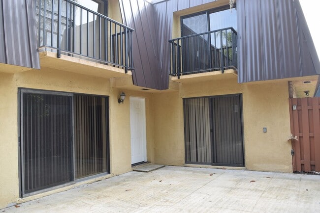 Building Photo - 5945 SE Windsong Ln