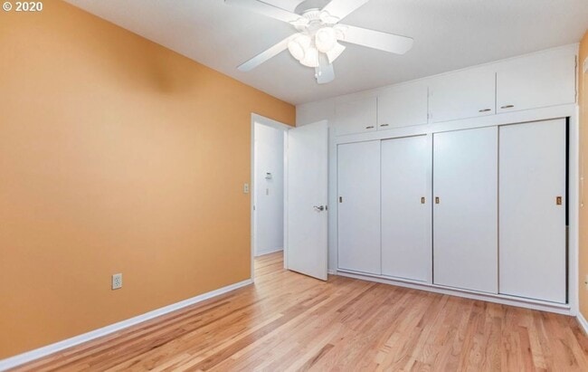 Building Photo - Spacious Home Near University of Portland