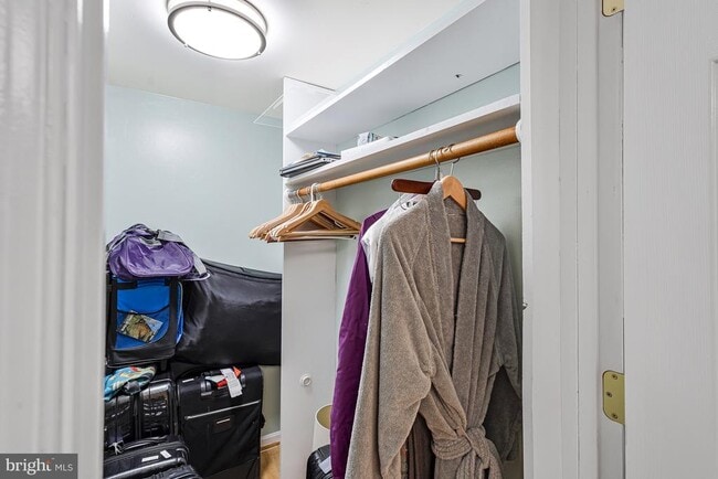 Building Photo - 6513 Old Dominion Dr