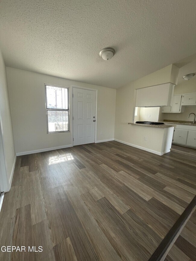 Building Photo - 312 Graphite Dr